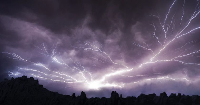 Dramatic footage shows a house collapsing due to a thunderstorm thunder